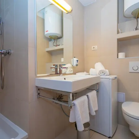 Apartman Suits Lav Podstrana