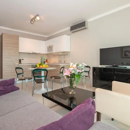 Suits Lav Apartman Podstrana